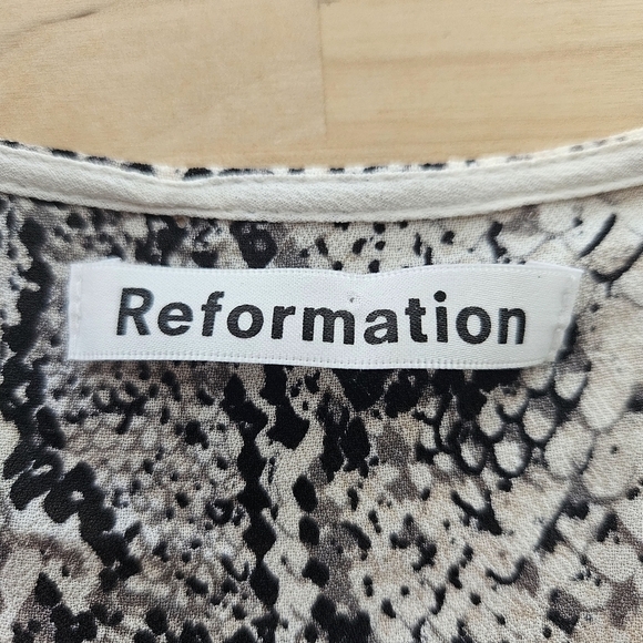 Reformation Carina Wrap Midi Rattlesnake Print Dress Size Large - Picture 10 of 11